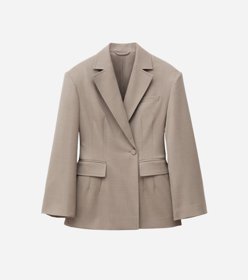 Timeless denim overshirt with front pockets – The perfect layering piece for any season.