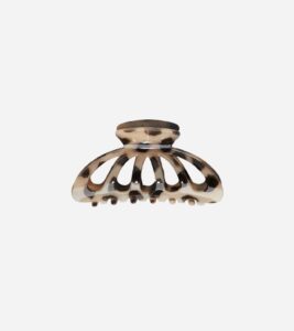 Neutral tortoise shell hair claw clip for summer styling