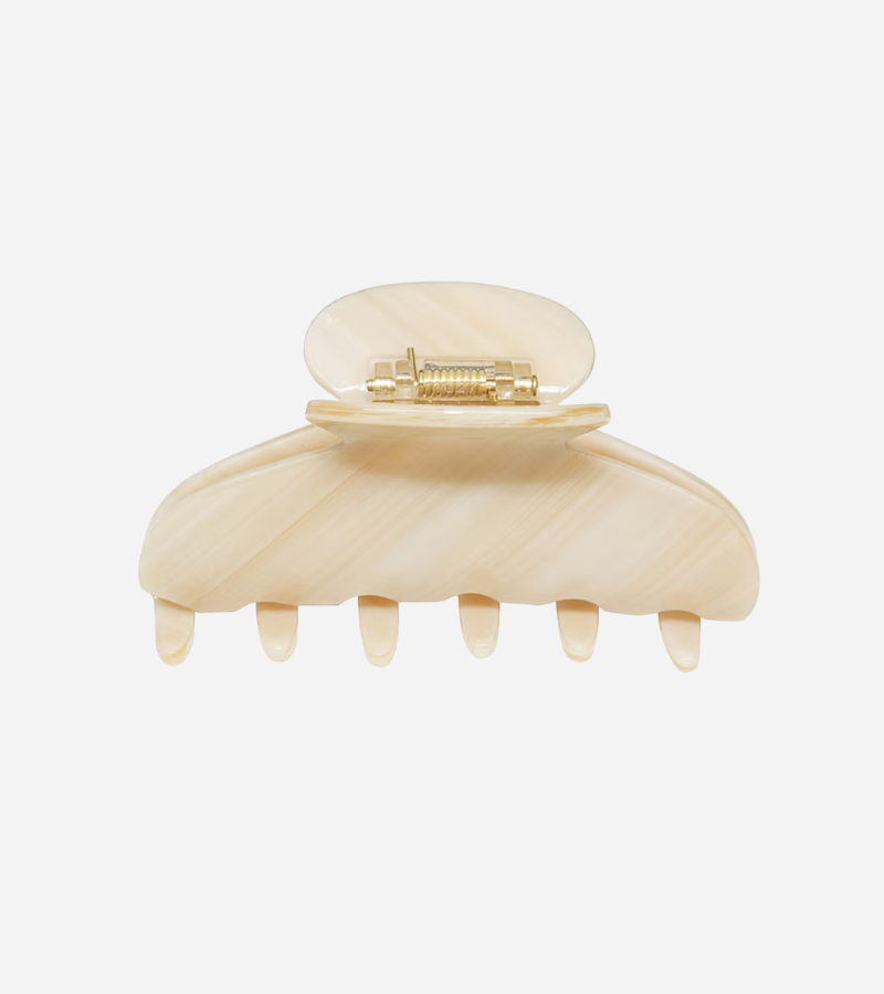 Pearl-toned classic hair clip – Fall 2025 capsule accessory