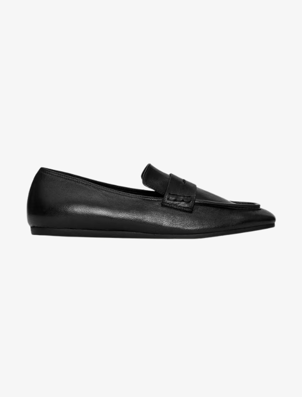 AEYDE Arthur black leather loafer for a minimalist capsule wardrobe